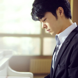 成人久久久精品高清视频
